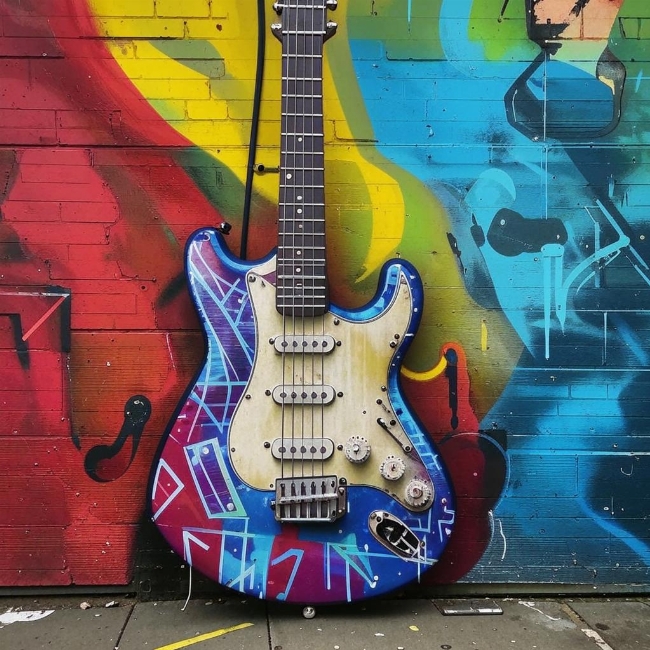 Электрогитара