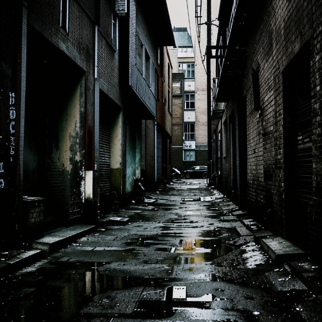 Тёмный переулок