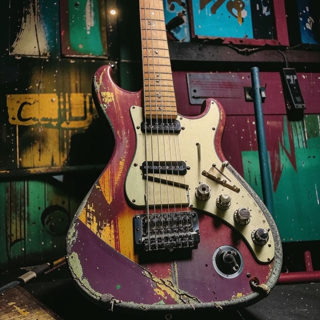 Винтажная гитара