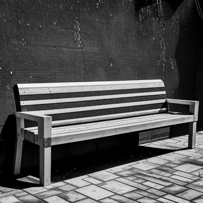 Пустая скамейка